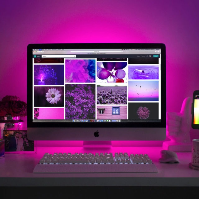 What is a blog? How do bloggers make money?